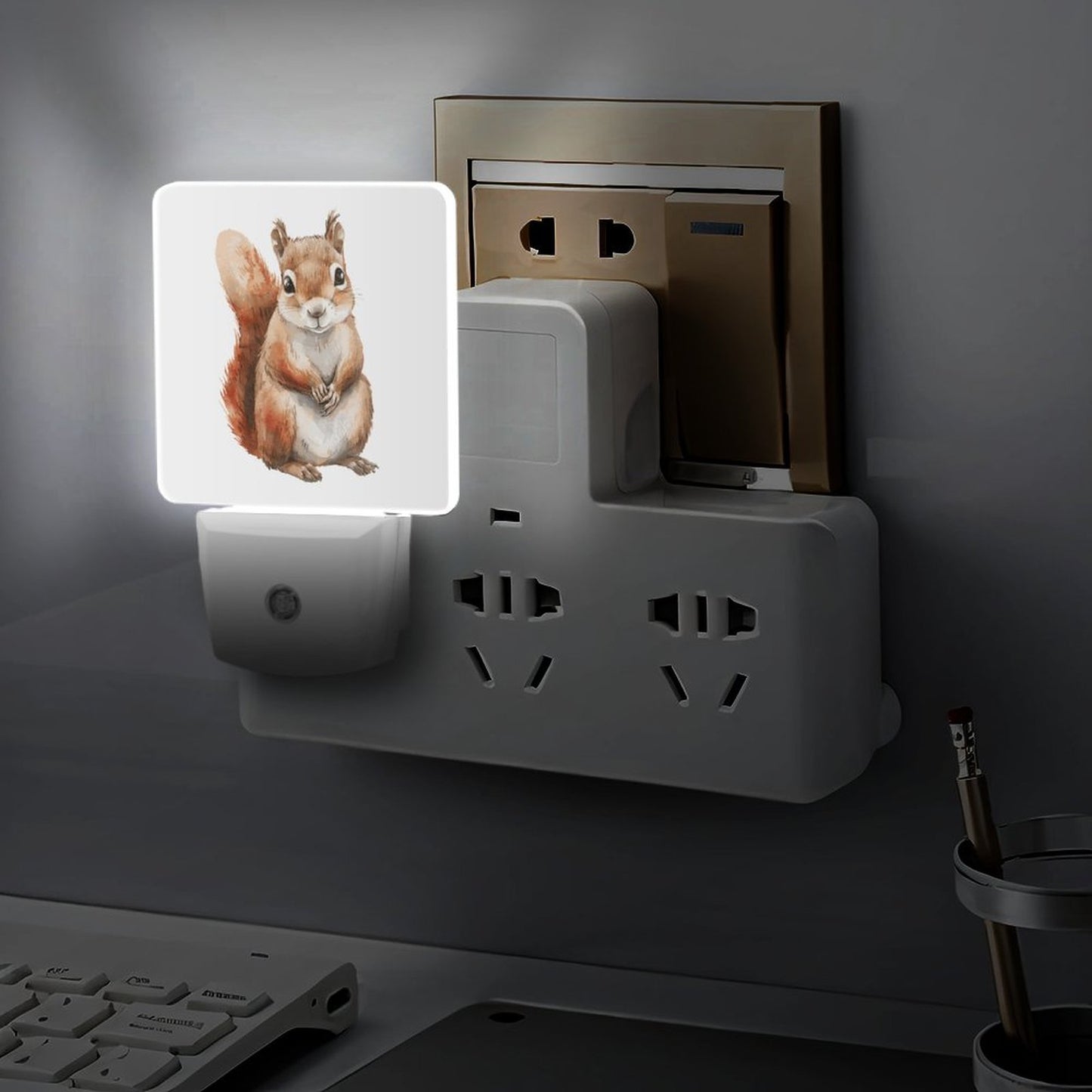 Squirrel Smart-sensor LED Night Light